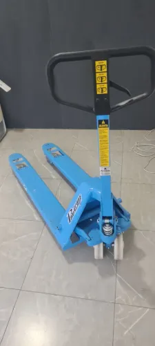 Paleteira Usada de 2500kg Paletrans