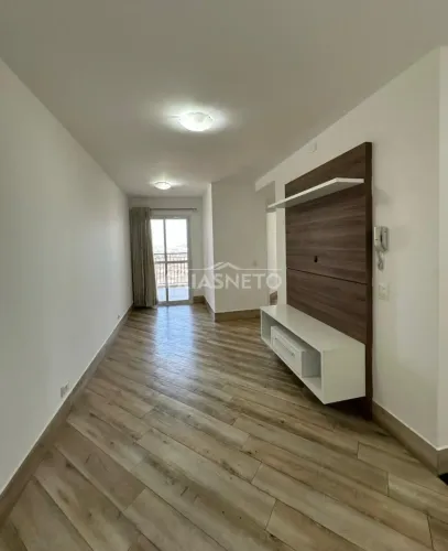 Apartamento à no condomínio Plaza Mayor Residencial