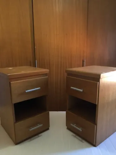 2 Mesas de Cabeceira