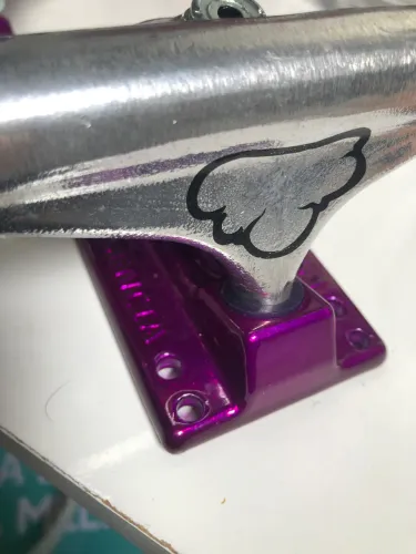 Truck de skate strong