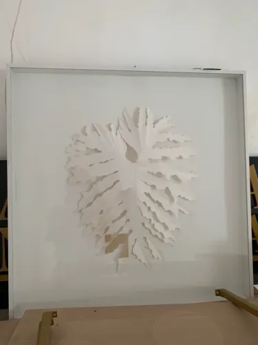 Quadro Decorativo 3D Folha Branca com Moldura - Excelente Estado