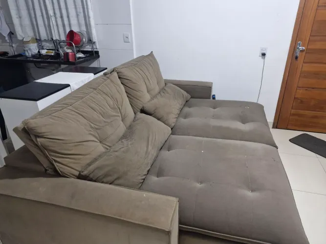 Sofa retrátil e reclinavel, semi novo muito confortável