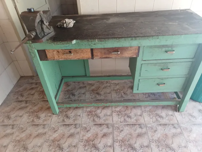Bancada de Trabalho com Morsa