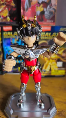 Cavaleiros do Zodíaco figura colecionavel