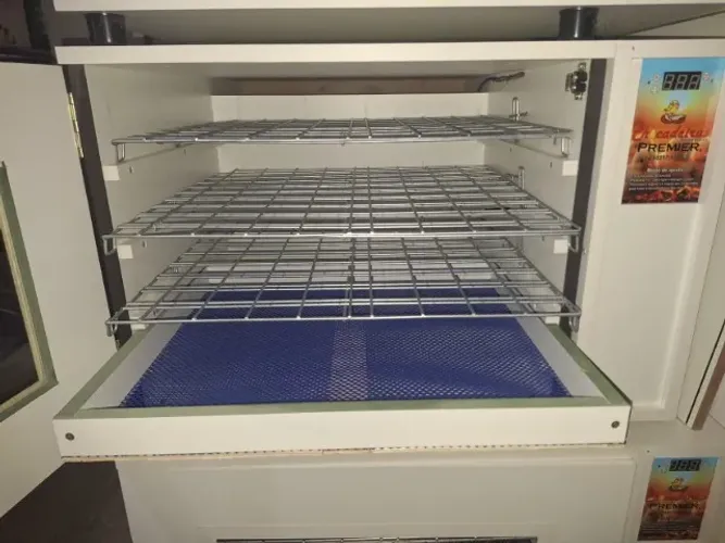 Vendo chocadeira automática para 360 ovos