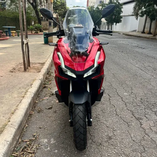 Honda ADv 160 apenas 600 km igual a zero