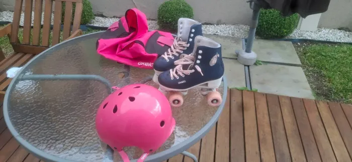 PATINS INFANTIL + CAPACETE OXELO