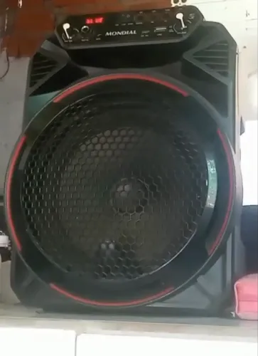 VENDO ?Caixa de som Original MONDIAL Tamanho Média em Rio Branco toda ok no funcionamento