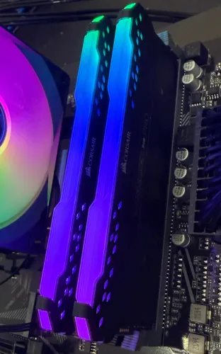 Kit Memória DDR4 32gb(2X16gb) 3600MHZ Corsair Vengeance RGB- Loja física