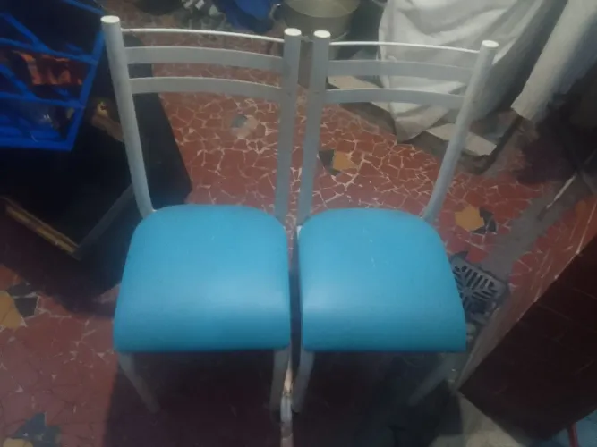 2 cadeiras otimo estado