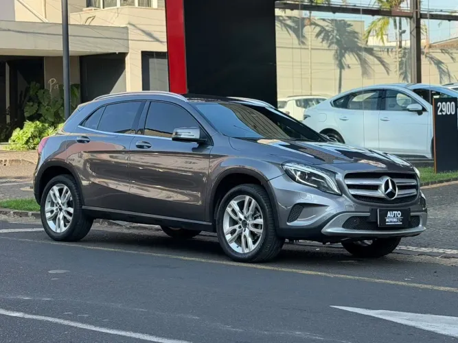 Mercedes-Benz GLA 200 Adv. 1.6/1.6 TB 16V Flex Aut. 2016