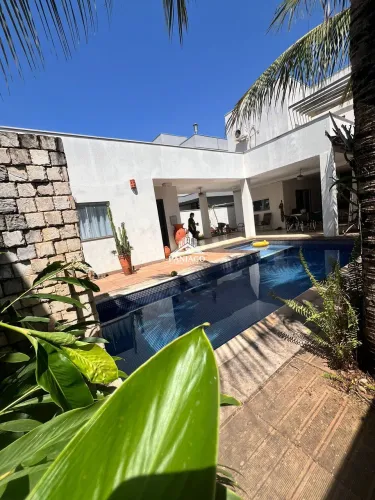 Casa à venda no Condomínio Belvedere I com 4 quartos e piscina em Cuiabá/MT