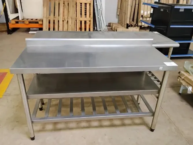 Mesa de Inox 150x60x90 cm Lisa com 1 Base Lisa e 1 Gradeada ( USADO )