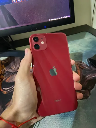 IPHONE 11 RED