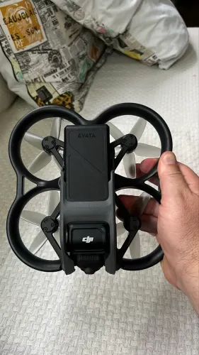DJI Avata - aeronave e 3 baterias