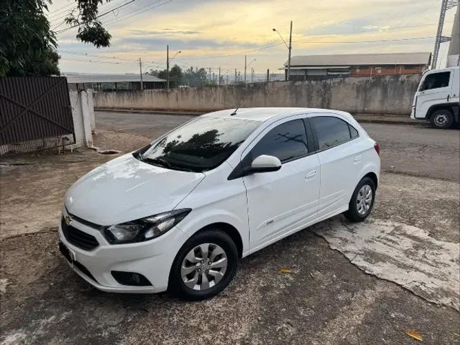 Chevrolet Onix Hatch LT 1.0 8V Flex Mec. 4P 2017