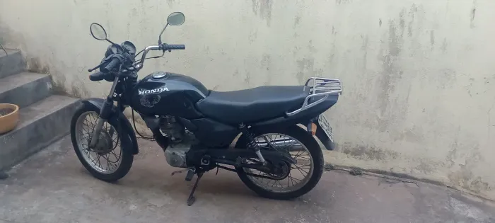 Vendo moto fan125 único dono