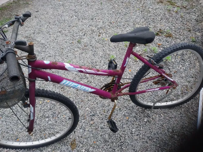 Bicicleta para consertar 