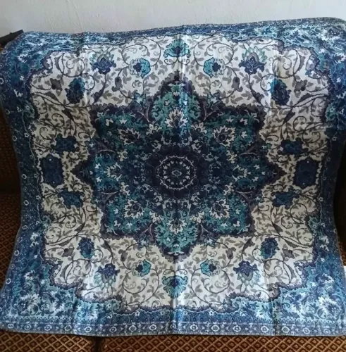 Dois tapetes higiênicos laváveis, impermeáveis, para pets tamanho 92 x 92 cm.