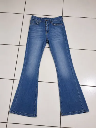 Calça Jeans Flare Feminina | Lavagem Clara | Tam. 36/38