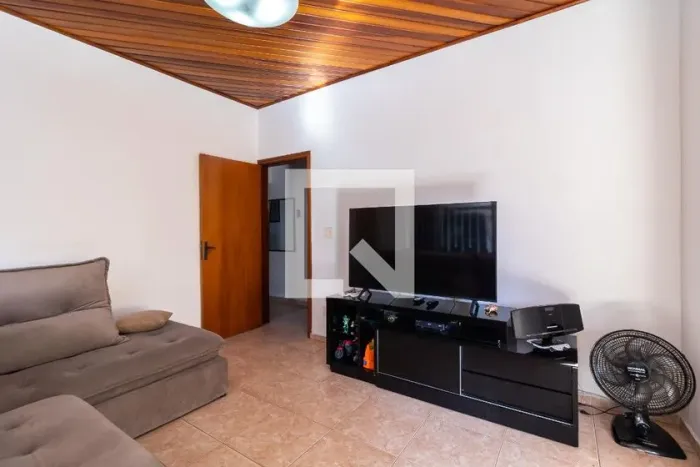 Casa à Venda - Vila Santa Maria, 3 Quartos, 240 m2