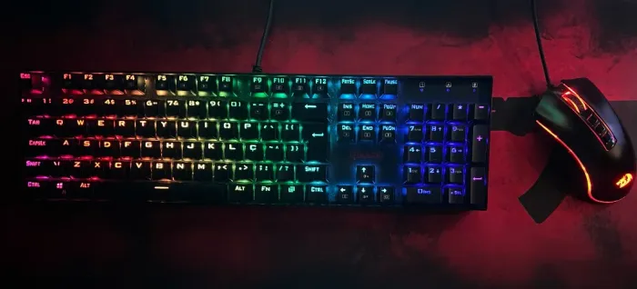Teclado Mecânico Gamer Redragon, Mouse Gamer Redragon E MOUSEPAD AK-47