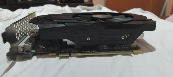 Rx550 2gb Gddr5 AFOX muito bem conservada. Já foi feita à troca de pastá térmica! ?