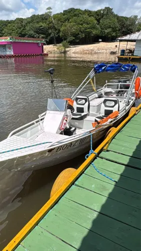 Bote 6 metros com motor yamaha 40hp