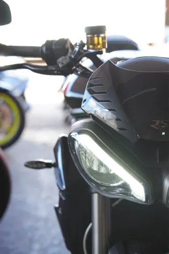  Street Triple 765 RS 2023 - Carbon Black -