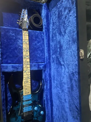 Vendo guitarra jam 77 stive vai