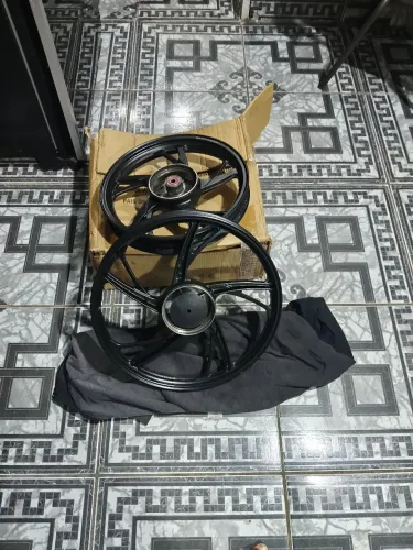 Vendo um pra de aro de liga leve para pop/biz
