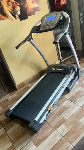 Esteira Profissional Athletic EXTREME 3.200T somente R$ 3.300