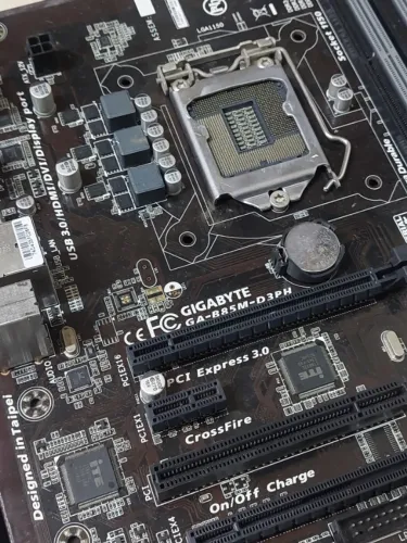 Placa mãe GigaByte GA-B85M-D3PH