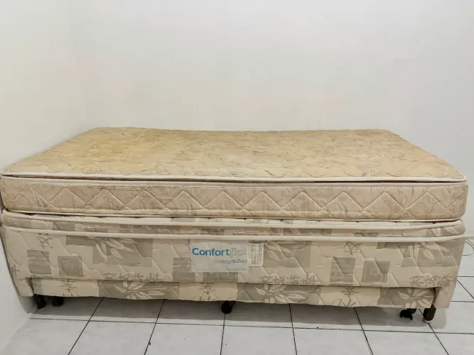 Cama de solteiro 