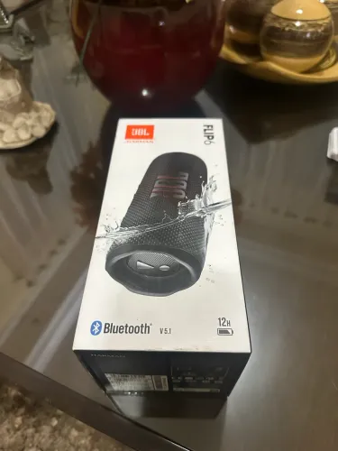 JBL Flip 6 na caixa