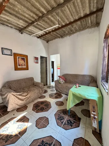Casa com loja em Iguabinha