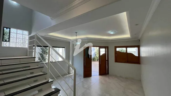 Casa residencial à venda em Uberlândia (MG) 4 quartos (2 suítes), 3 vagas