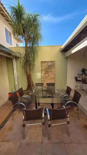 Mesa de Jantar Quadrada tampo de vidro 8 lugares