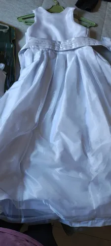 Vestido de Daminha casamento , 2 tamanhos cada um por 100,00