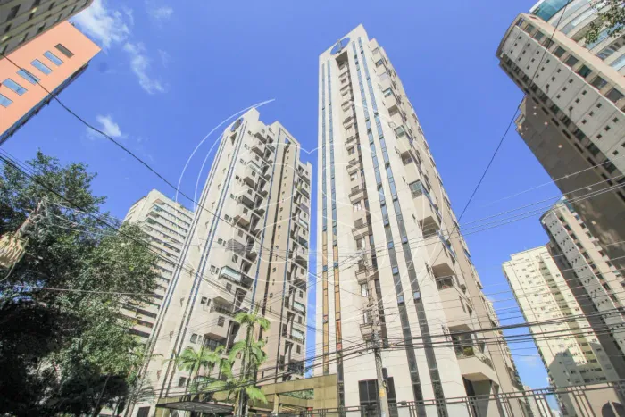 APARTAMENTO DUPLEX NA REGIÃO DE MOEMA