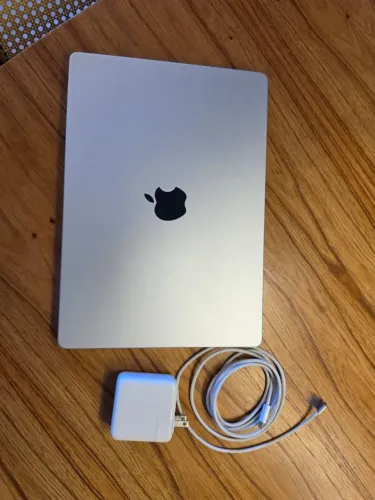 MacBook Pro M5 512GB na garantia - comprado em out/2025