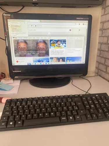 Computador com CPU embutido