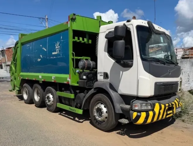 VOLVO VM 270 BITRUCK COMPACTADOR DE LIXO 2020