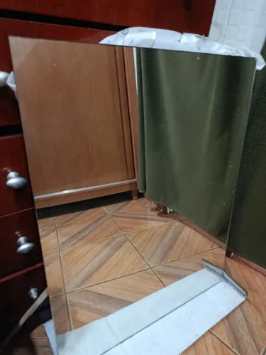 Espalho de banheiro em ótimo estado