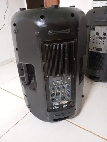 Vendo caixa de som staner ativa fonte de 15 e (2) microfones sem fio