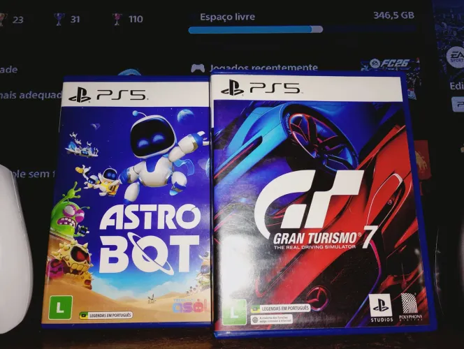 Jogos Astro Bot e Gran Turismo PS5