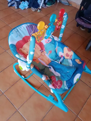 Cadeirinha de balanço e descanso Max baby até 18 kg 