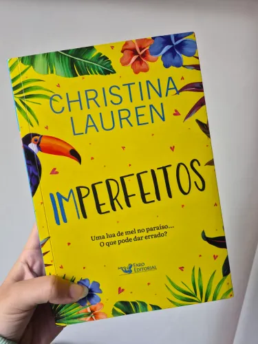 Imperfeitos - Christina Lauren - livro seminovo