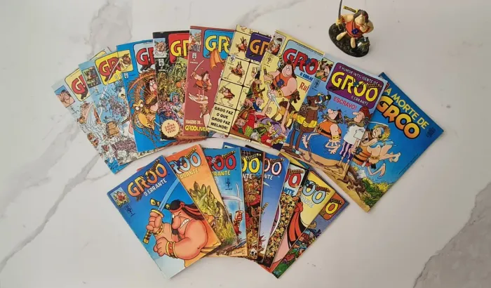 Coleção de Gibis "Groo o Errante" com 17 fascículos e uma figura artesanal do personagem