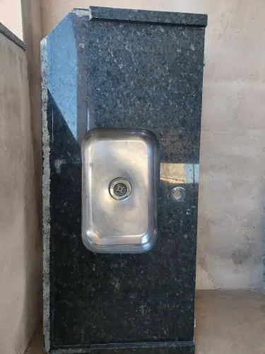 PIA DE GRANITO 1,20 MTS COMPLETA COM CANTONEIRAS DE INSTALAÇÃO ( OPORTUNIDADE)